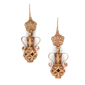 PAIRE DE BOUCLES D OREILLES