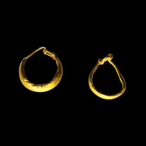 PAIRE DE BOUCLES D'OREILLES