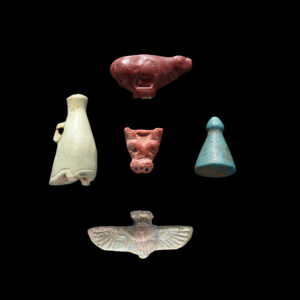 5 AMULETTES