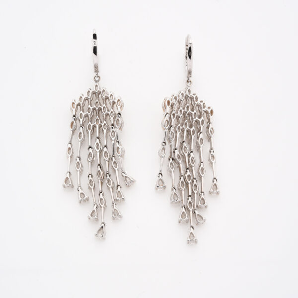 PAIRE DE BEAUX PENDANTS D'OREILLES – Image 3