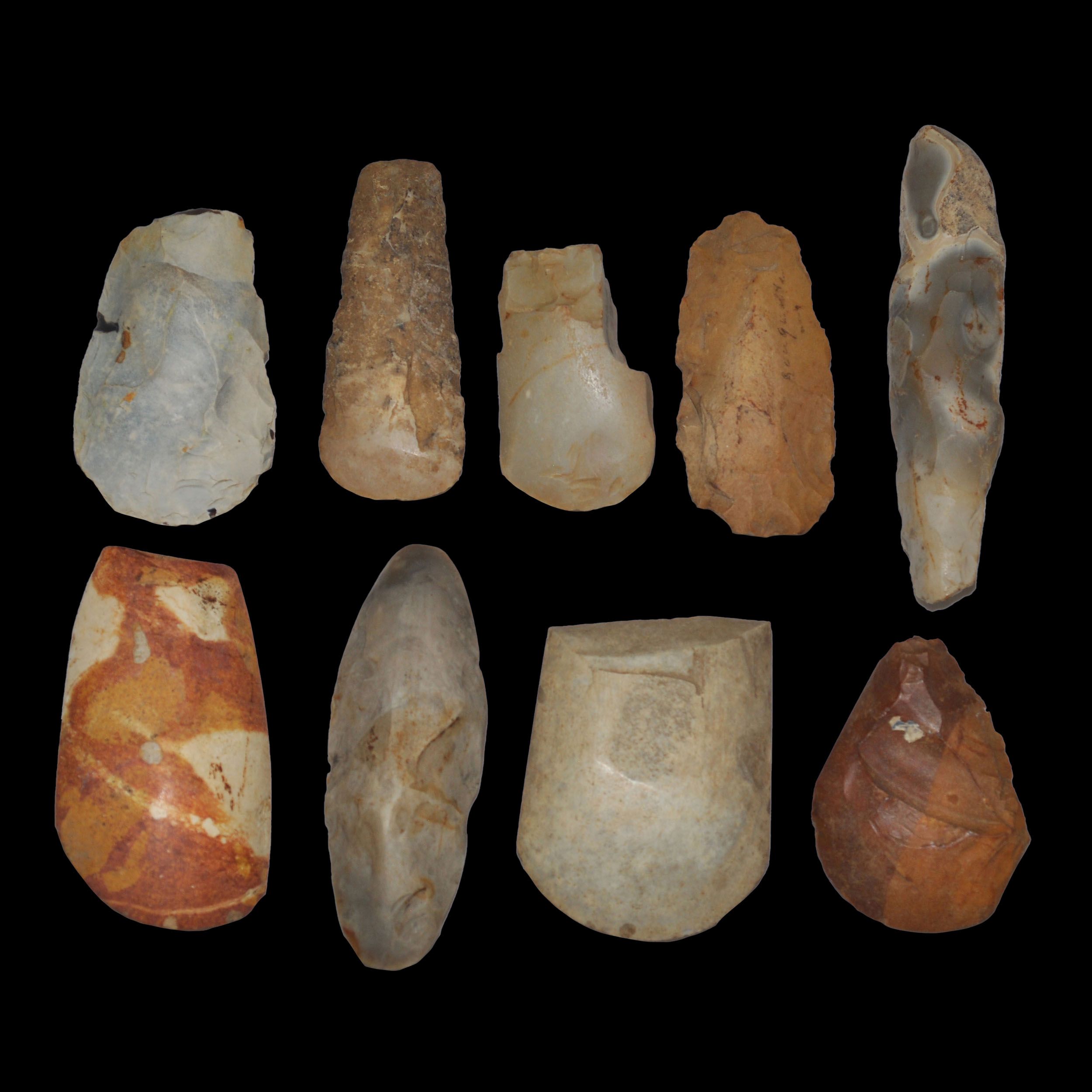 IMPORTANT LOT DE 9 PIÈCES NÉOLITHIQUES – Image 2