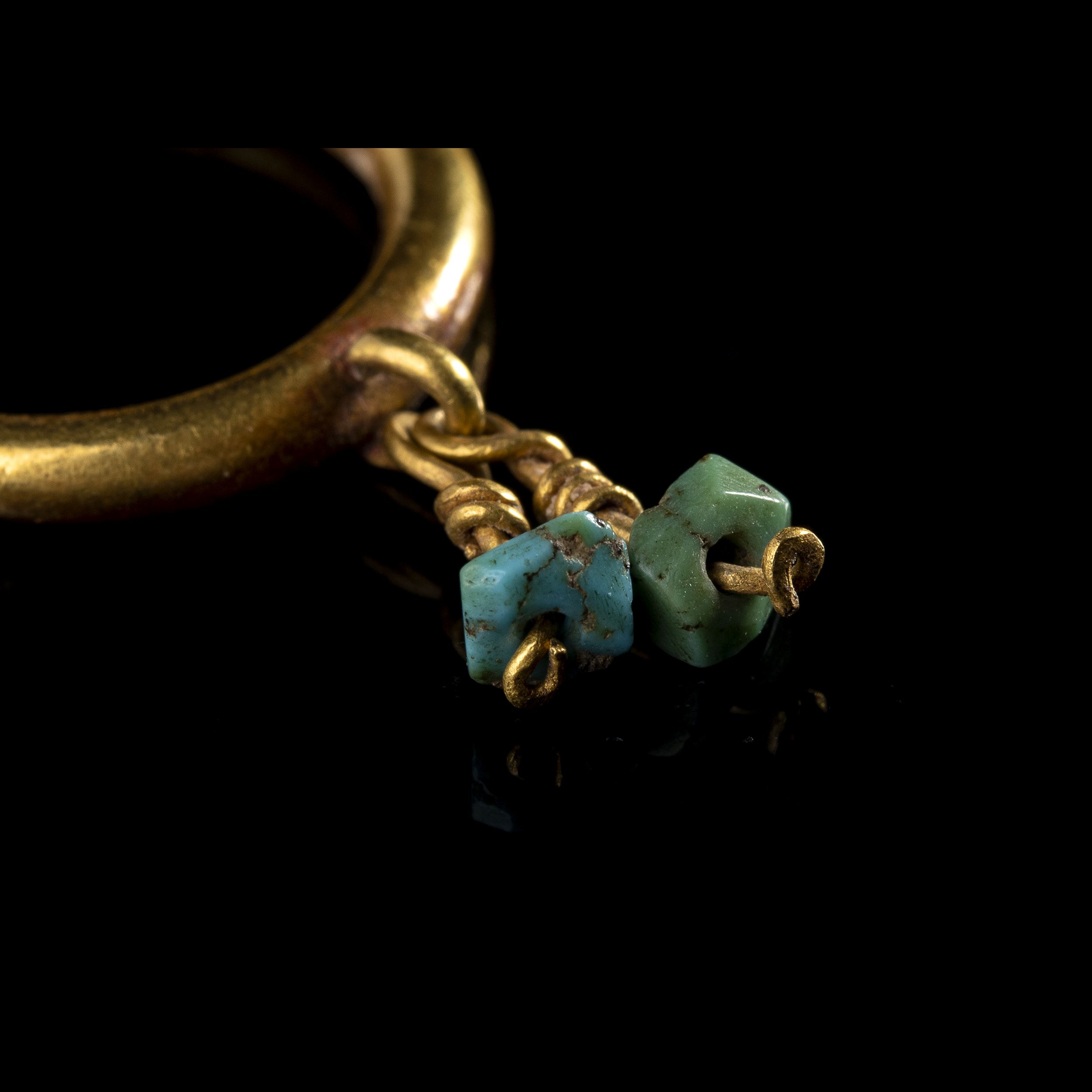 PAIRE DE BOUCLES D'OREILLE – Image 2